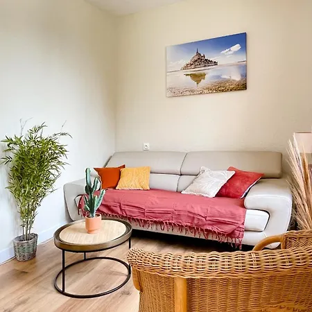 La Des Hortensias Holiday home Pontorson